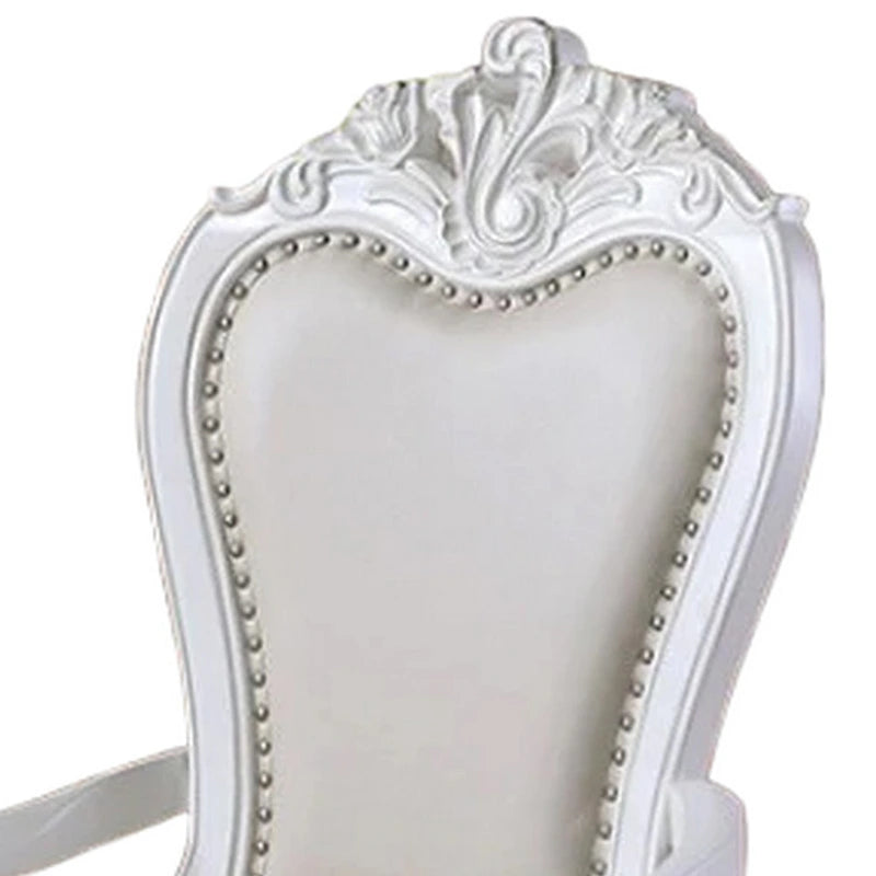 Ensemble de 2 fauteuils de salle à manger, pieds cabriolets sculptés, similicuir, bois blanc
