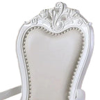 Ensemble de 2 fauteuils de salle à manger, pieds cabriolets sculptés, similicuir, bois blanc