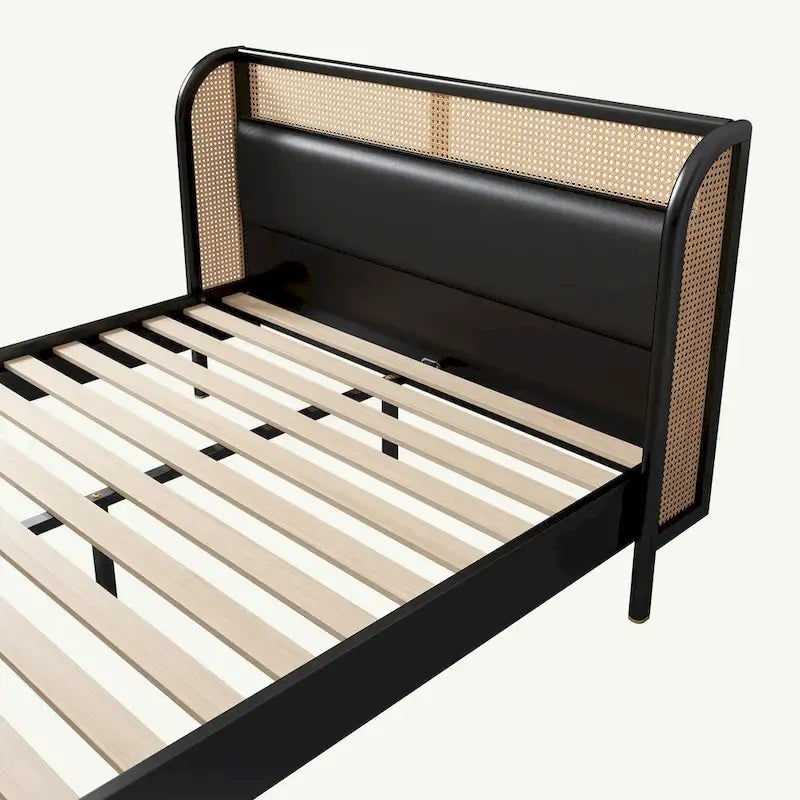 Lit plateforme Queen en bois de rotin